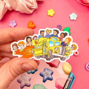 Sticker inspiré du bus scolaire magique, imperméable et illustré numériquement.