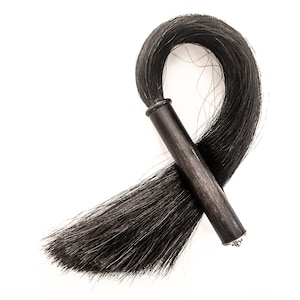 Pretty Little Horses/Black. 81 cm/32&quot; horsehair whip