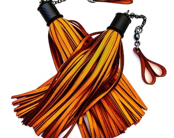 Poi/vegan/Oranje. Vingerzweepslagen (paar, elk 33 cm leer + 25 cm vingerlussen en ketting)