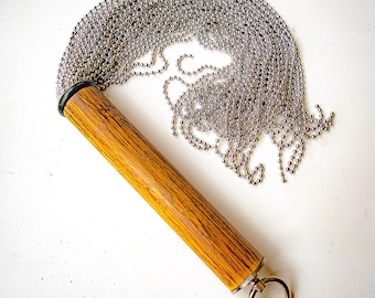 Heavy Metal. 53cm/21" Kugelketten-Flogger