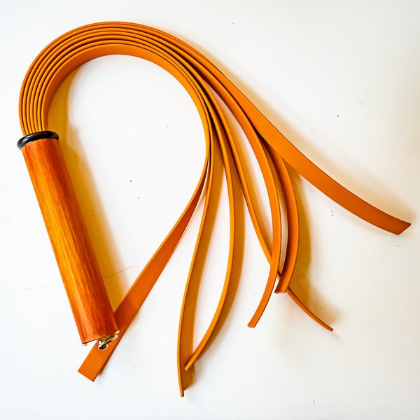 Pop Art/Oranje. 61 cm BioThane-zweep met 7 strengen.