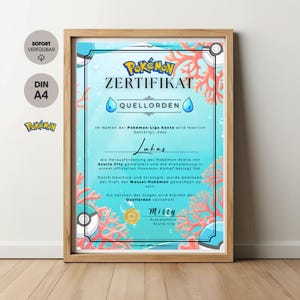 Puede incluir: Un certificado Pokémon azul y blanco con un diseño de coral rojo y blanco. El certificado dice "Certificado Pokémon Quellorden" y está firmado por Misty, la líder de gimnasio de Ciudad Azuria.