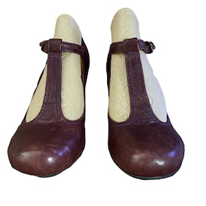 Crown Vintage Burgundy  Mary Jane T Strap Heels Shoes Size 6