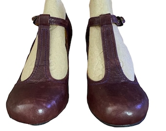 Crown Vintage Burgundy  Mary Jane T Strap Heels Shoes Size 6