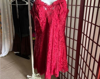 Victoria's Secret Gold Label Red Lace Chemise Size Medium