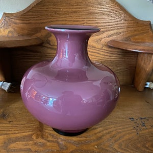 Larry Laslo Plum Pink Color Glass Classic Vase for Mikasa Hand Blown Glass Japan