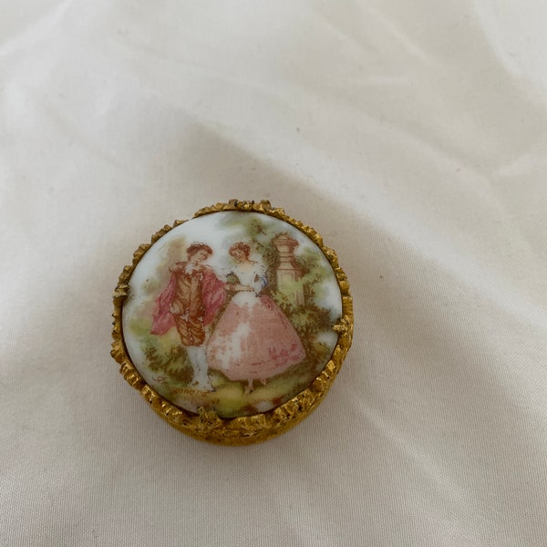Limoges Courting Couple Fraganard Pill Trinket Box 1 1/2" Gold Trim Spring Top  Hand Painted