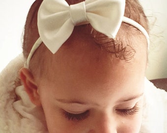 Ivory hair bow for christening. Hair bow for baptism, baby christening gift. Christening hair accessory.