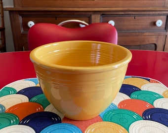 Vintage Fiesta (Fiestaware) #4 Nested Mixing Bowl - YELLOW - Inside Bottom Rings