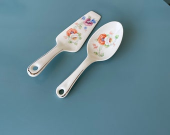 Vintage Kitchen Kraft (Fiesta) Oven Serve / Cake Server and Salad Spoon / Floral Decal