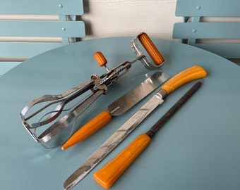 Vintage Mid-Century Modern Kitchen Utensils - Stainless Steel with BUTTERSCOTCH Bakelite Handles - Set of Four (4) Pieces