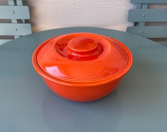 Vintage Fiesta (Fiestaware) Kitchen Kraft MEDIUM Covered Casserole in Fiesta RED