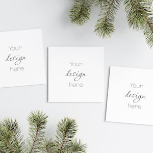 Drie vierkante kerstkaarten Mockup, Mockup Kerstkaart, Uitnodiging Mockup, Wenskaart Mockup
