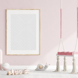 Puede incluir: Un columpio rosa y blanco con un marco blanco y un coj&iacute;n rosa. El columpio est&aacute; colgado de un techo blanco con una pared rosa en el fondo. Hay un marco de fotos de madera en la pared, un contenedor de almacenamiento de rayas blancas y rosas y una pelota de baloncesto blanca y rosa en el suelo.