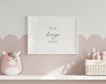 Maqueta de marco rosa para habitación infantil (PSD y JPG)