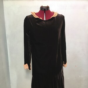 1920s black velvet dress with lace collar and cuffs