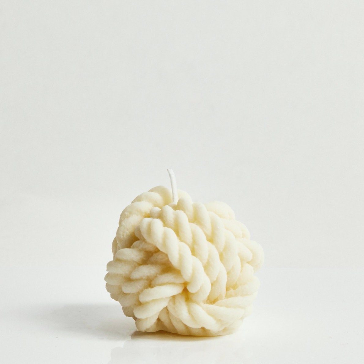 Knot Candle or Wool Candle. Creative soy candle, aromatic candle. Choose your color and fragrance!