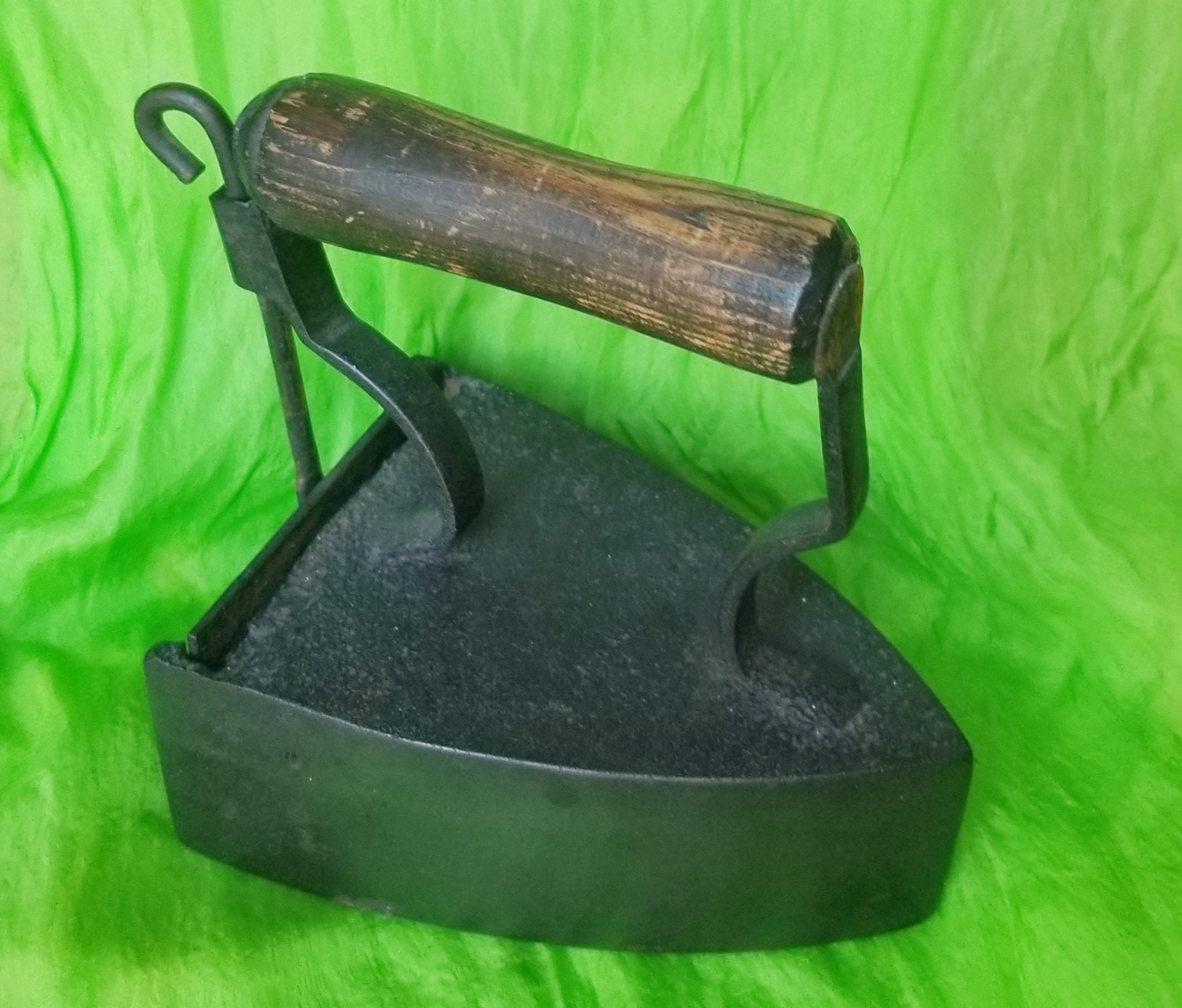 Antique Cast Iron Press Wooden Handle Ironing Press Laundry Etsy UK