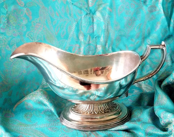 wedding gift Gravy Boat Sheffield England EP 4592 Silver Sauce Boat vintage Antique Joseph Rodgers And Sons