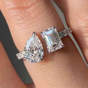 Toi Et Moi Pear Emerald Cut Moissanite Diamond Ring You And Me Ring 18KT Gold Bridal Wedding Ring Emerald And Pear Cut Anniversary Ring Gift