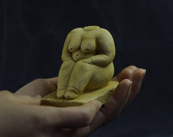 チャタルヒュユクの女性像：新石器時代の豊穣の女神のレプリカ - Etsy 日本