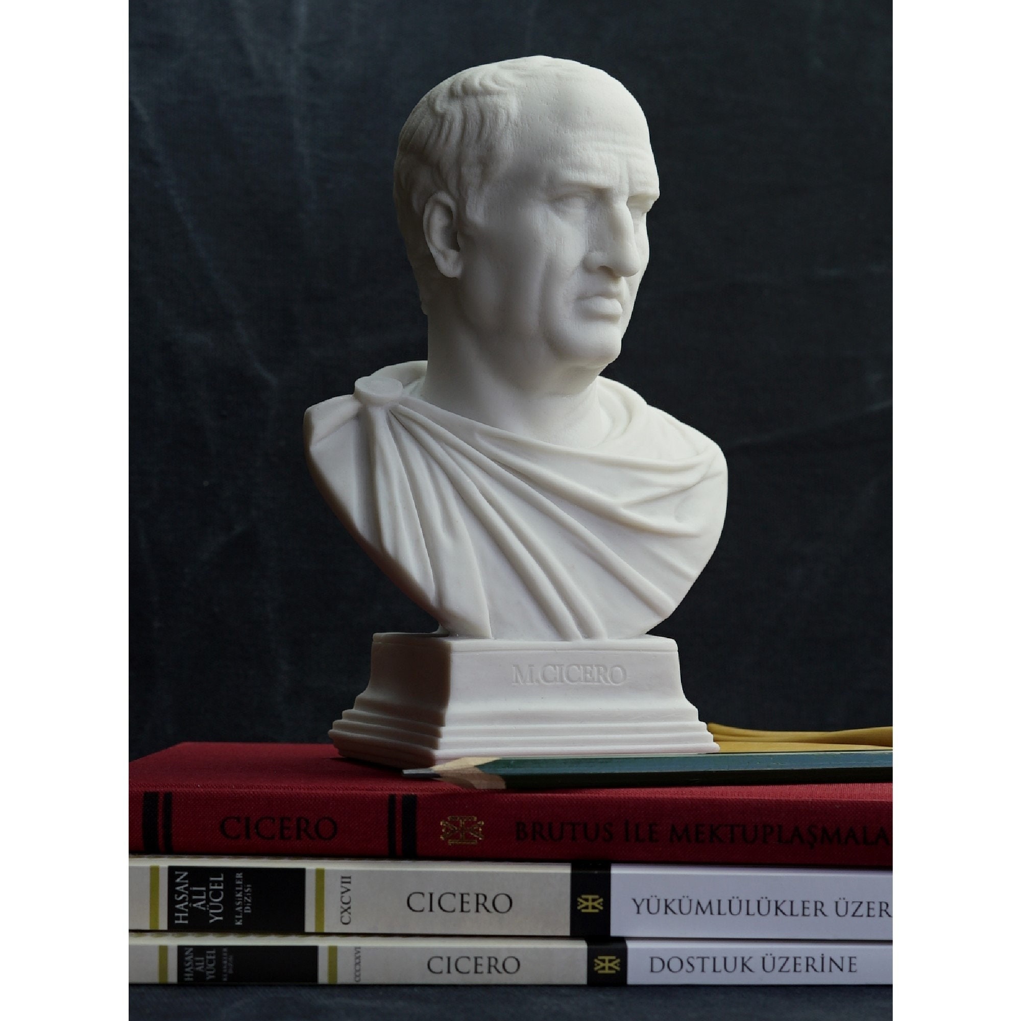 Marcus Tullius Cicero Statue
