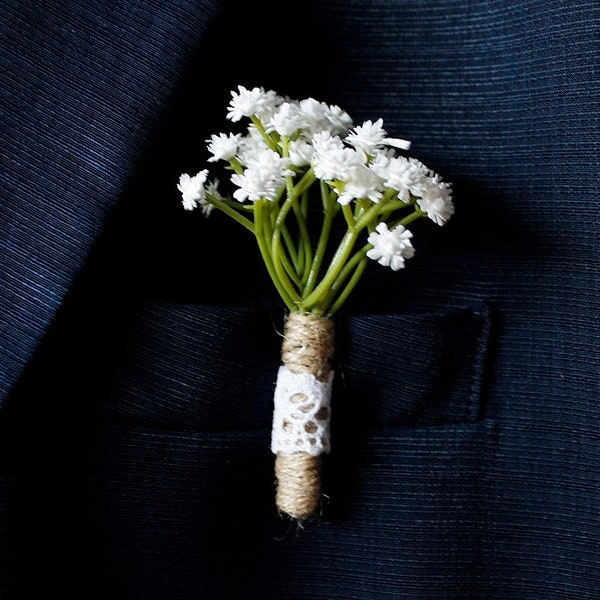 Boutonnière souffle de bébé, boutonnière de mariage dans les bois, corsage du marié blanc, boutonnière meilleur homme, marié champêtre, boutonnière de mariage bohème