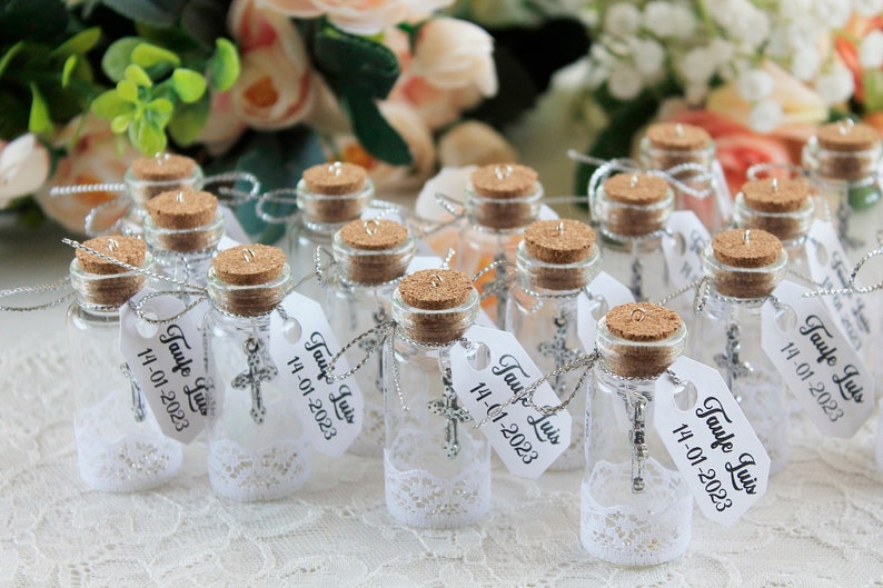 Elevate your Baptism party with these exquisite favors, meticulously created to express gratitude to your cherished guests. Share the joy of this momentous occasion with gifts that reflect the sacred significance of Baptism.