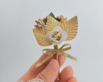 Gold Wedding Boutonniere, Woodland Groom Buttonhole, Rose Lapel Pin, Classic Wedding Boutonniere, Gold Men's Lapel Pin, Rustic Boutonniere