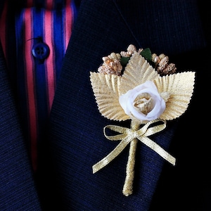 Gold Wedding Boutonniere – Rose Groom’s Buttonhole, Classic Men’s Buttonhole, Rustic Groom Accessory, Gold Men’s Boutonniere, Gold Lapel Pin