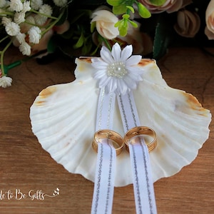 Natural Seashell Ring Holder for Beach Wedding, Coastal Ring Bearer, Mermaid Wedding Ring Dish, Nautical Wedding Decor, Shell Ring Holder
