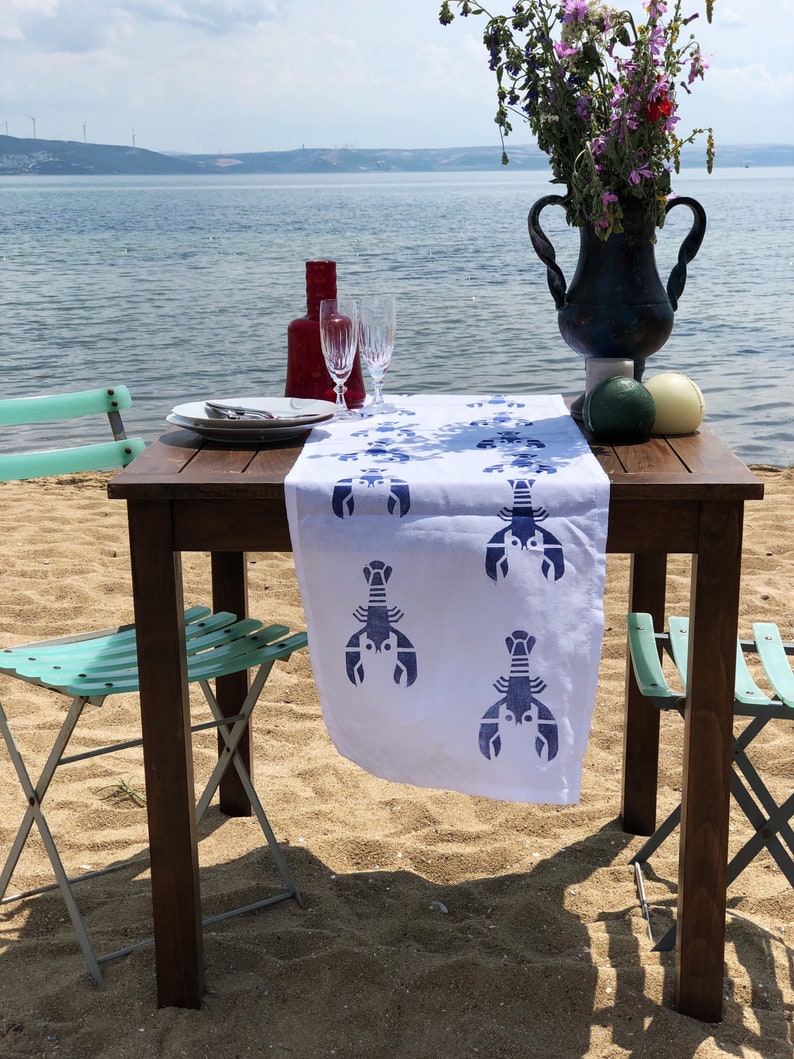 Lobster Linen Table Runner, Block Printed, Handmade Housewarming Gifts, Summer Dinner Table Decor, Great Gifts for Mom, Gifts for Wife 画像 1
