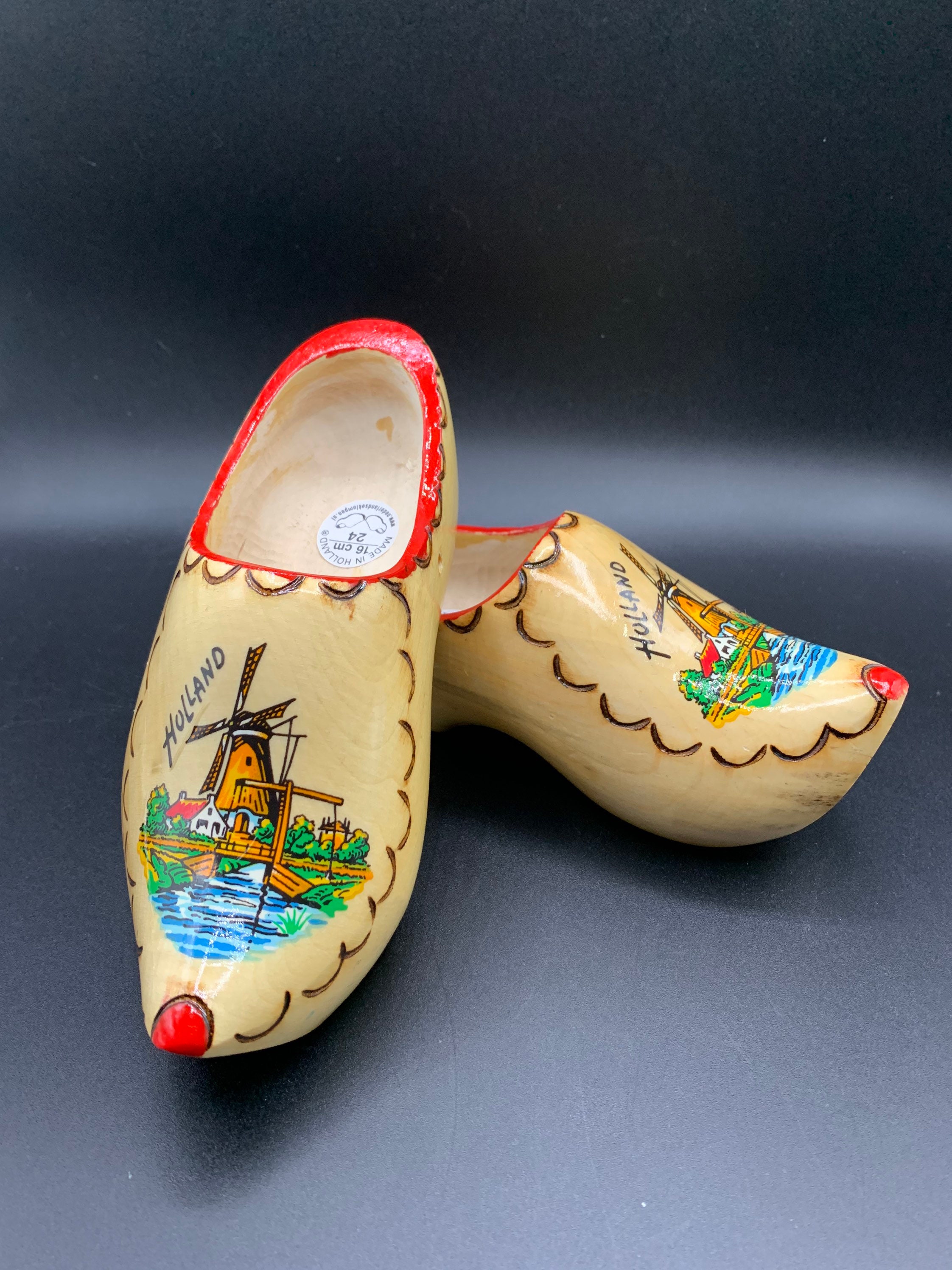 Holland Shoes Windmill Craved & Zapatos holandeses pintados Etsy