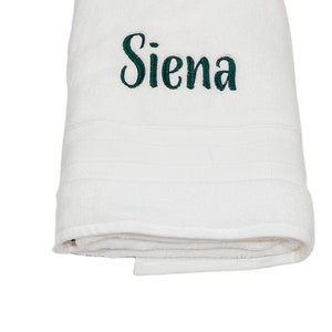 Serviette de bain à monogramme : serviette en coton brodée personnalisée