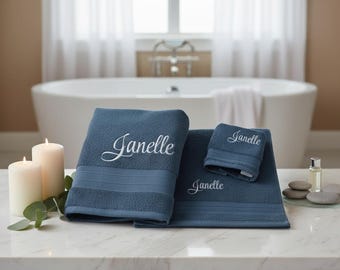 Personalized Embroidered Cotton Bath Towel: Custom Name Monogram