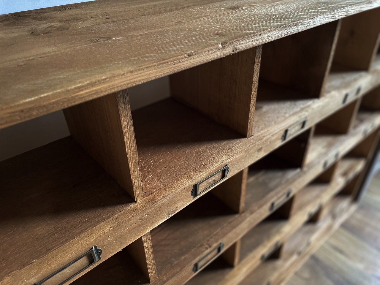 Rustic Reclaimed Wooden Pigeon Hole Shoe Storage Unit Rack Shelves