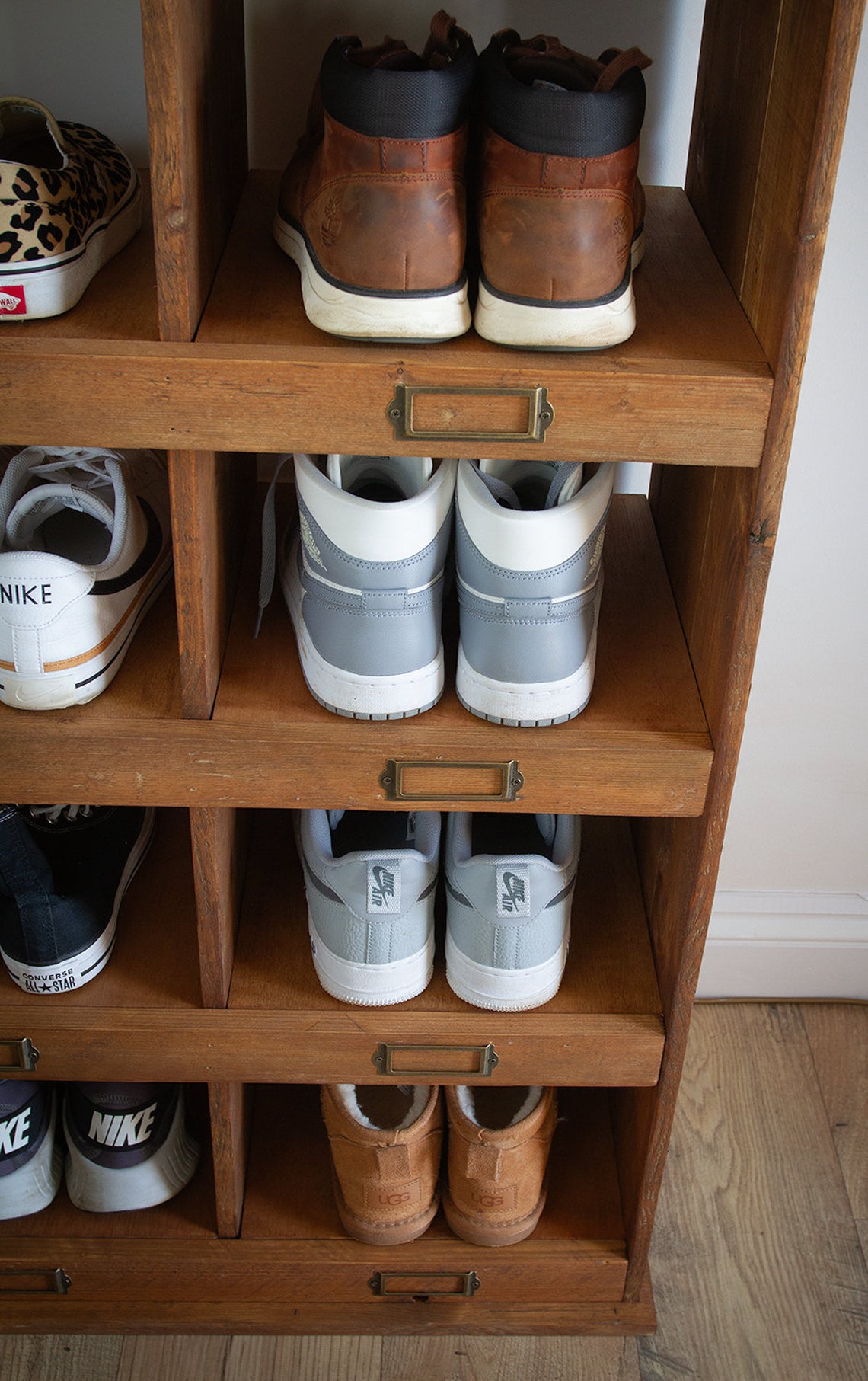 Rustic Reclaimed Wooden Pigeon Hole Shoe Storage Unit Rack Shelves