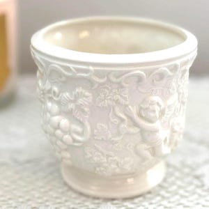 Vintage Lefton Cherub Planter • White Renaissance Cachepot • Cottagecore Decor • Shabby Chic Decor