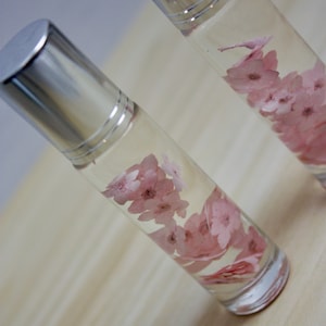 Roll on Perfumes with Dried Flowers