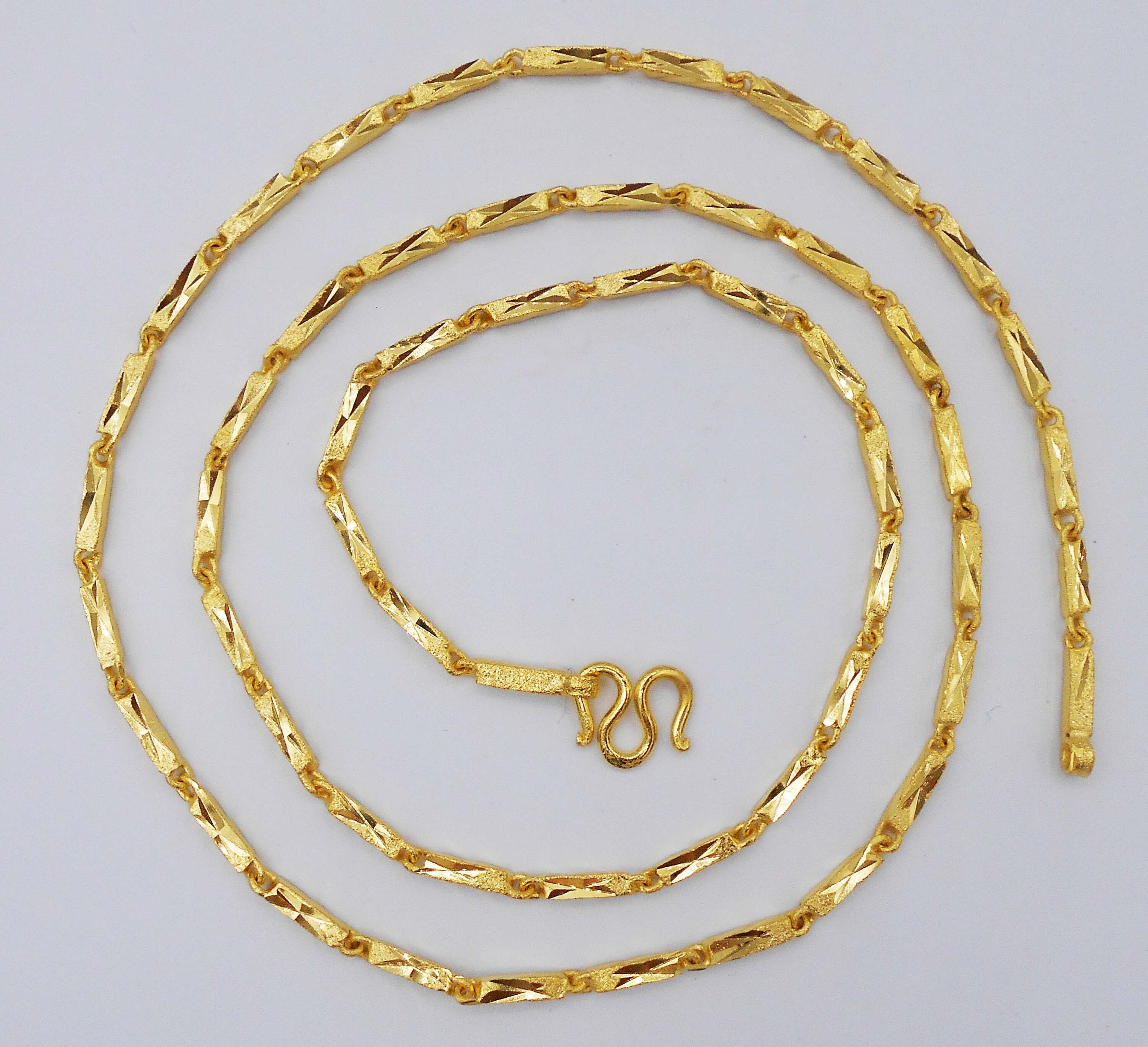 2 gram gold hand on sale chain