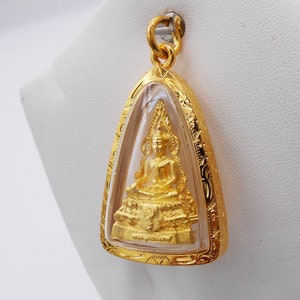Thai Buddha Amulett: Phra Phuttha Chinnarat Vergoldeter Anhänger