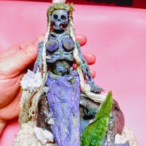 Zombie mermaid/siren