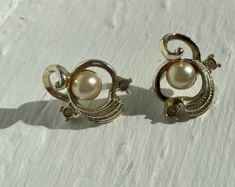 Vintage gold and pearl ornate earrings