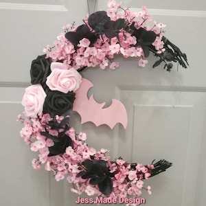 Pink Halloween Wreath, Bat Moon Wreath, Pastel Goth Decor, Pastel Spooky Wall Decor, Halloween in Pink, Pink Bat Wreath, Gothic Gift, 14&quot;