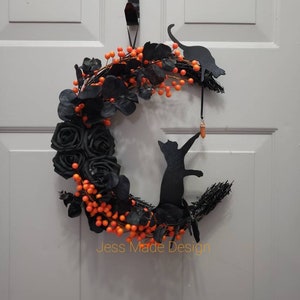 Black cat moon wreath, Crescent moon wreath, 2 cats moon wreath, Gothic wall decor. Halloween decorations, Orange and black moon wreath 14"