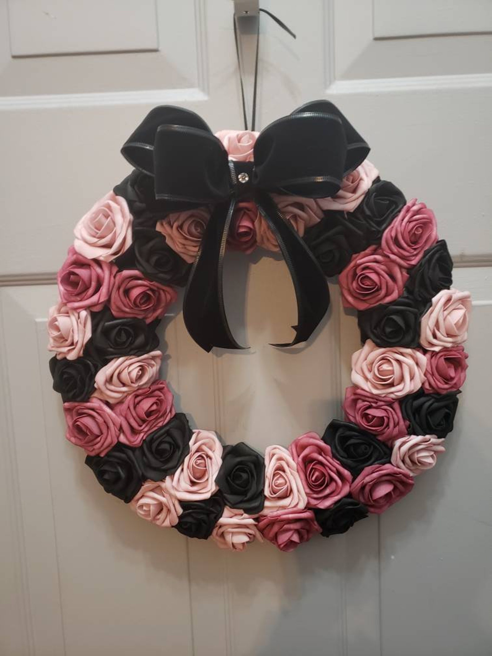 Pink and Black Rose Wreath. Everyday Front Door Wreath. Spring - Etsy
