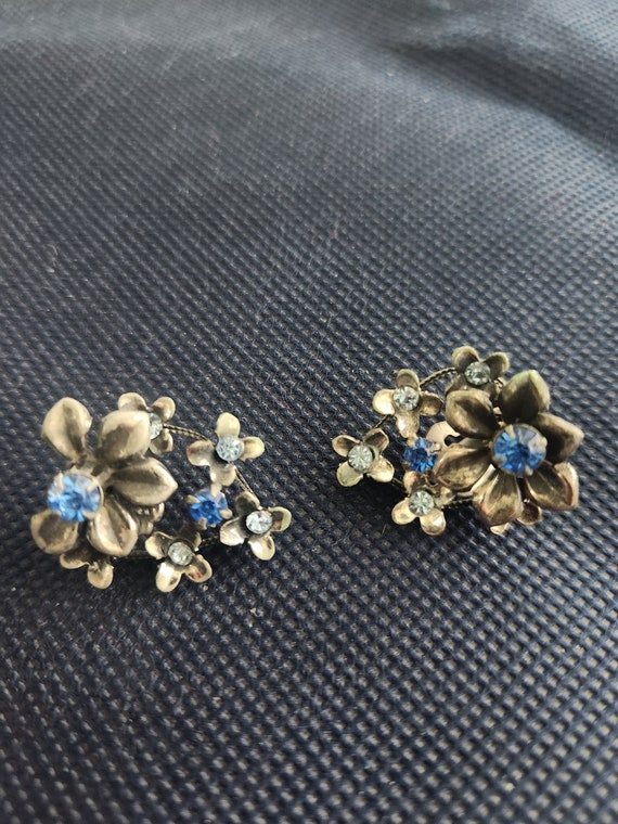 Vintage floral crystal clip earrings