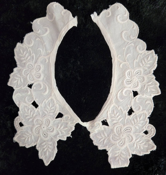 Vtg White  Cotton Embroidered necklace White Pete… - image 3