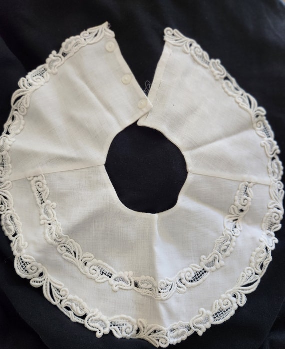 Vtg White  Cotton Embroidered White Platter Collar
