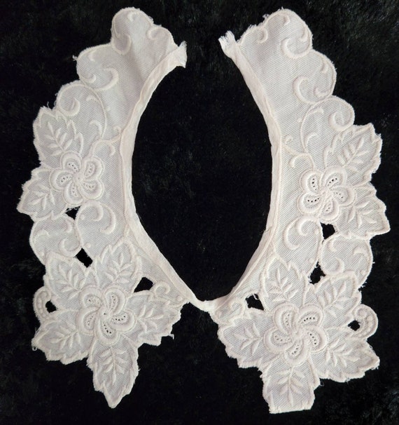 Vtg White  Cotton Embroidered necklace White Pete… - image 1